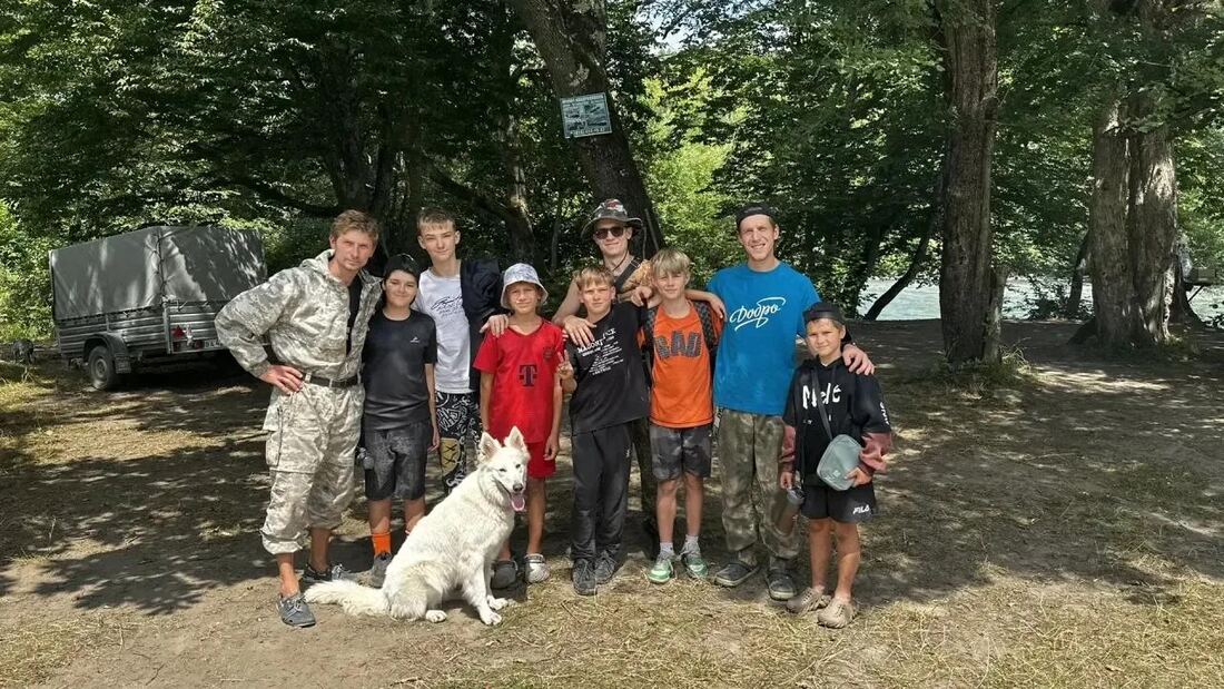 Группа в лагере